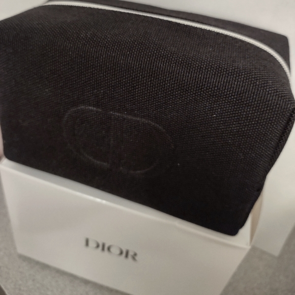 Dior cosmetic bag brand new with box! - Picture 2 of 3
